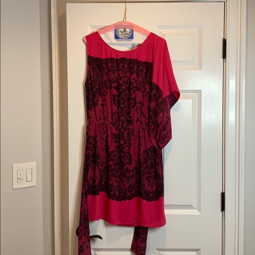 Pink one shoulder flower dress!